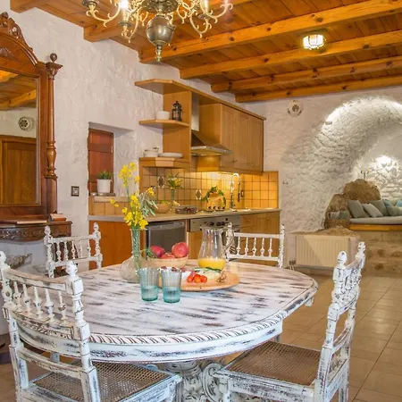 Kapetan Matapas 16th Cen. Tower Villa *