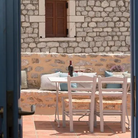 Villa Kapetan Matapas 16th Cen. Tower Areópoli