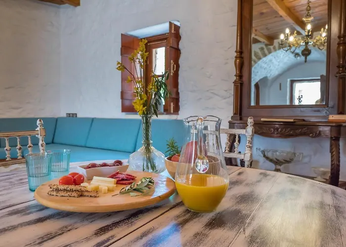 Villa Kapetan Matapas 16th Cen. Tower