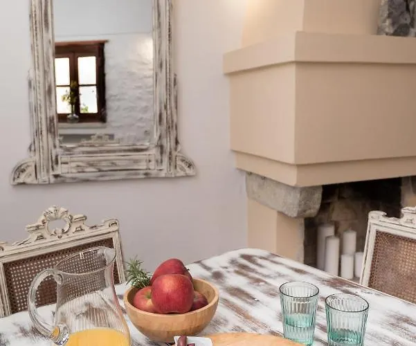 Villa Kapetan Matapas 16th Cen. Tower *