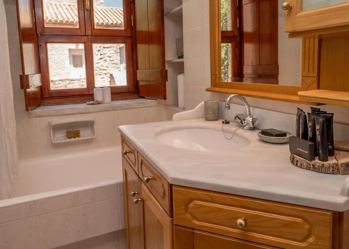 Kapetan Matapas 16th Cen. Tower *