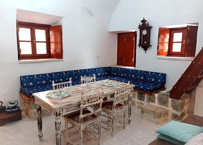 Vila Kapetan Matapas 16th Cen. Tower *