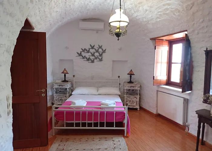 Kapetan Matapas 16th Cen. Tower Villa