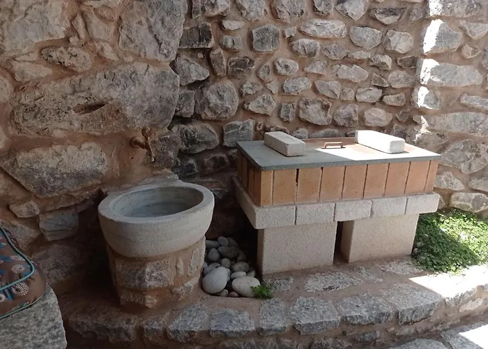 Kapetan Matapas 16th Cen. Tower Villa